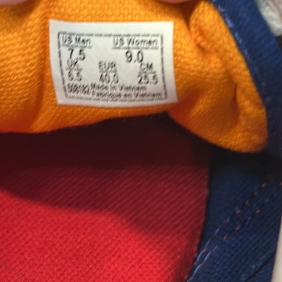 Colorful Vans - Picture 7 of 7